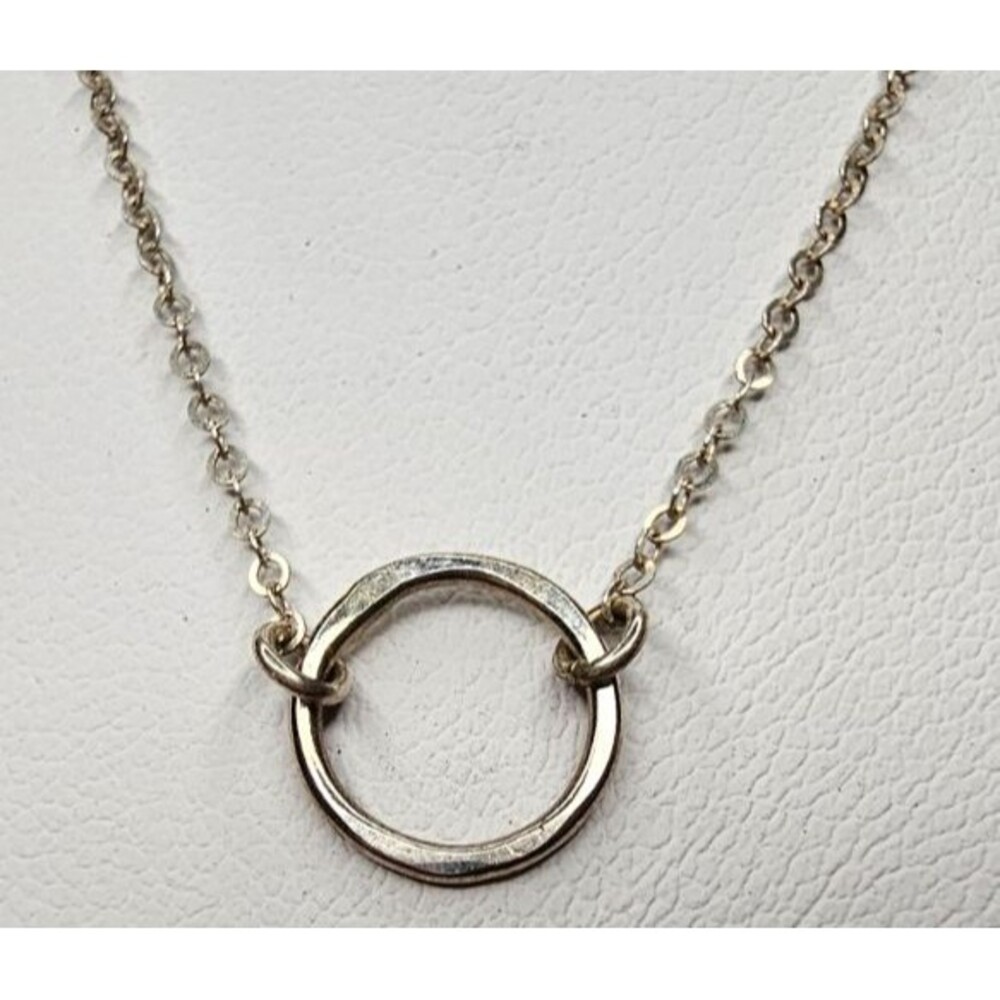 925 Silver Dainty Hammered Circle Pendant Necklace 17"L - Picture 2 of 4